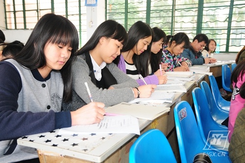 半岛在线注册2015年春季高考再传捷报 半岛在线注册2015年春季高考再传捷报